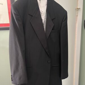 Irvine Park Men’s Tuxedo (Classic Fit)